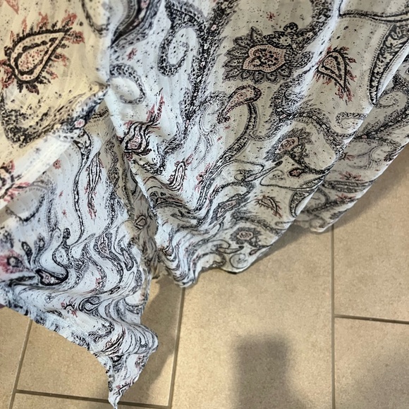 🆕Gorgeous Pasley Print Singed Waiste Key Hole Front Tied Neck Slit Long Dress💙 - Picture 7 of 7